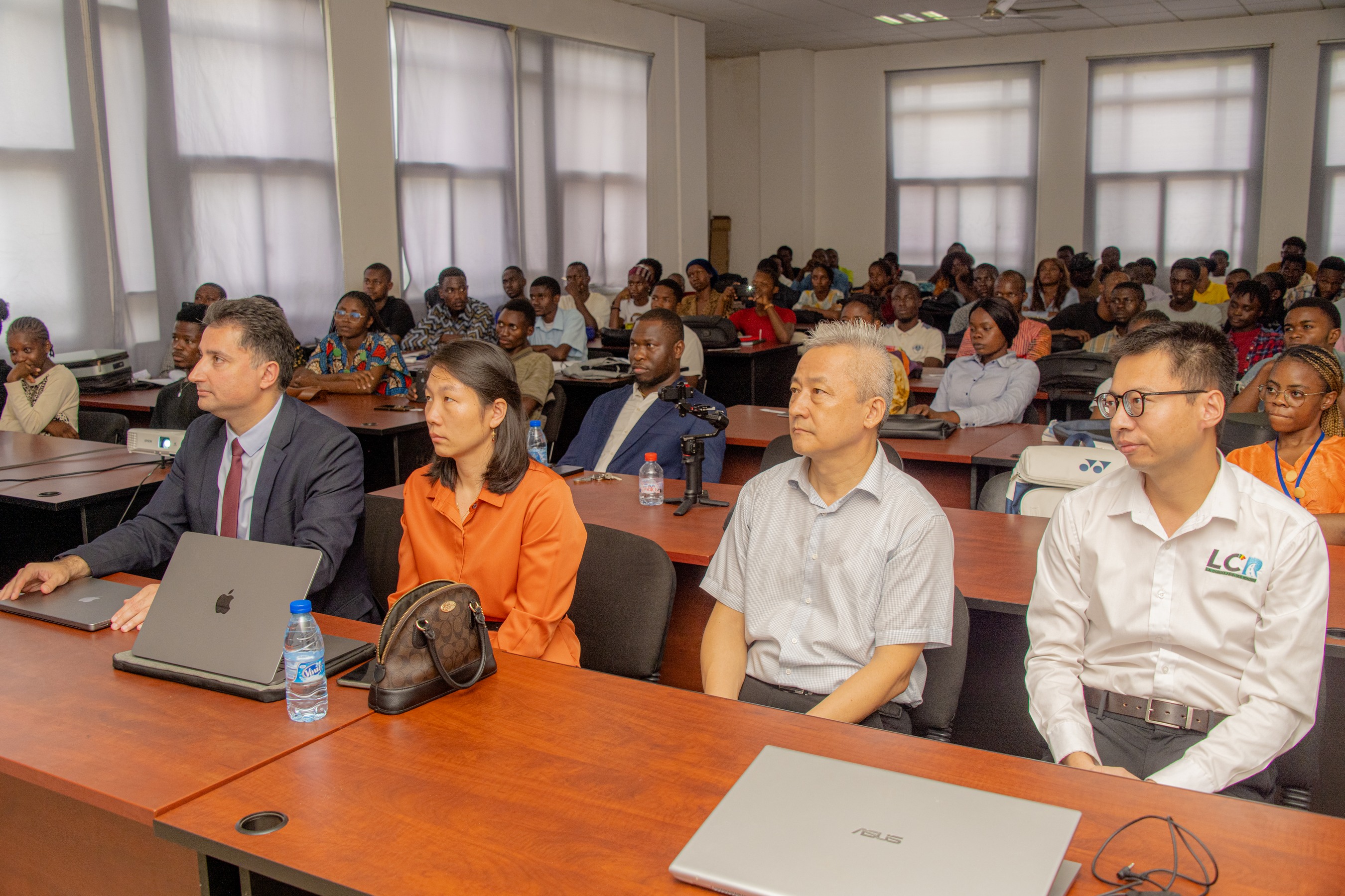 九色
与刚果（布）孔子学院联合开展交流活动1.jpg